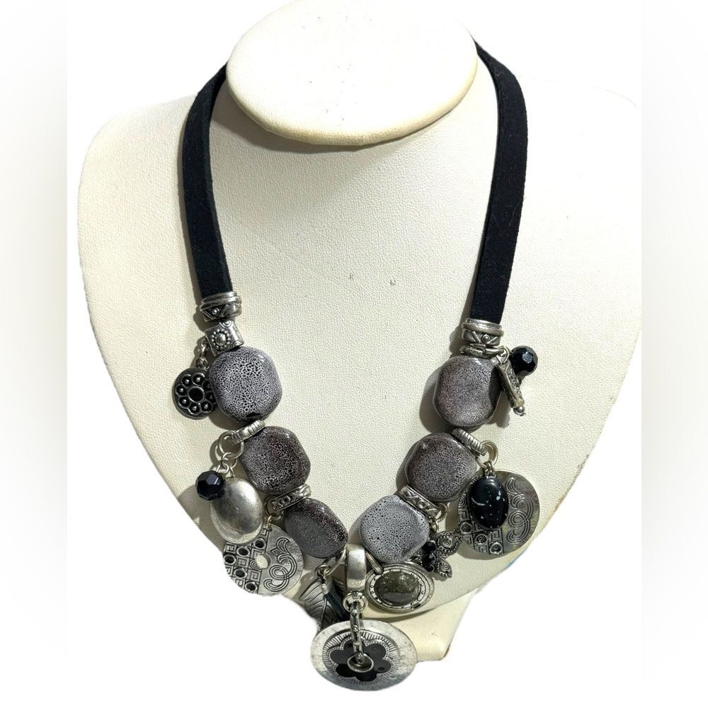 VTG Necklace Silvertone Metal Statement Charm Layered Faux Leather Heavy  22